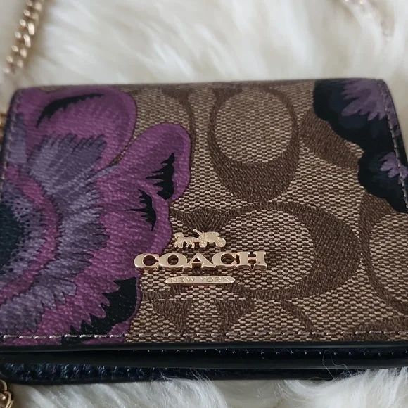 Beautiful NWOT Coach FloralSignature Leather Wallet With Chain 💜🤎🎁